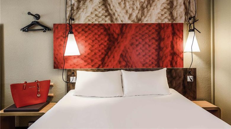 <b>Ibis Frankfurt Centrum Room</b>. Images powered by <a href="https://iceportal.shijigroup.com/" title="IcePortal" target="_blank">IcePortal</a>.