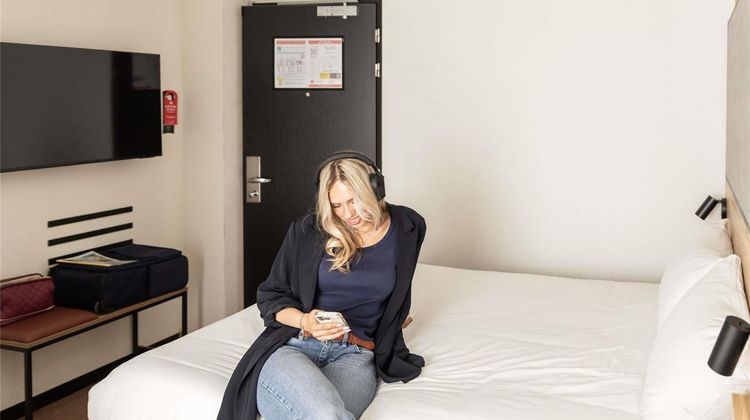Ibis Hotel  Antwerp Centre Room