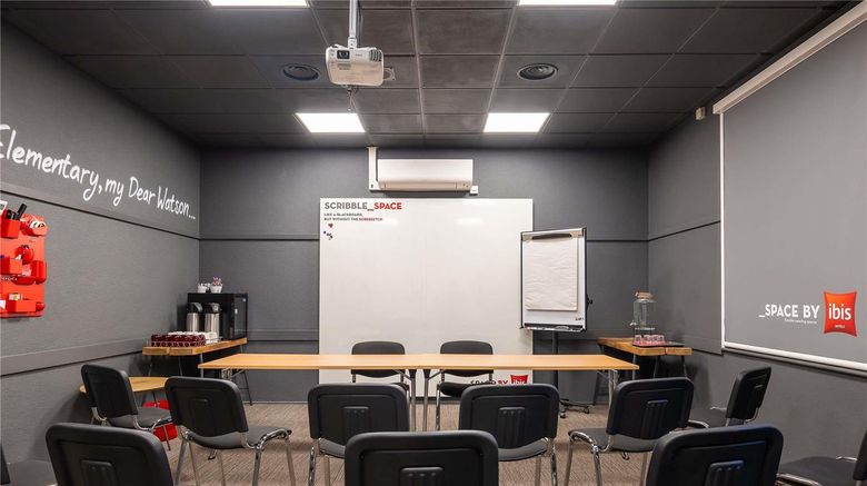 <b>Hotel ibis Portsmouth Centre Meeting</b>. Images powered by <a href="https://iceportal.shijigroup.com/" title="IcePortal" target="_blank">IcePortal</a>.