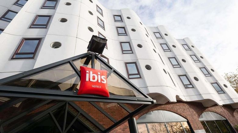 <b>Hotel ibis Portsmouth Centre Exterior</b>. Images powered by <a href="https://iceportal.shijigroup.com/" title="IcePortal" target="_blank">IcePortal</a>.