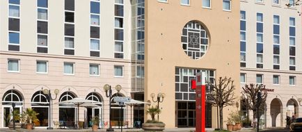 Ibis Vichy Exterior