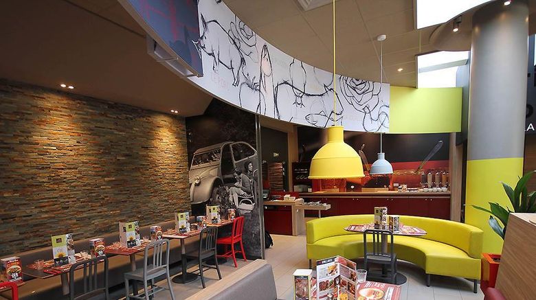 <b>Novotel Marne la Vallee Noisy le Grand Restaurant</b>. Images powered by <a href="https://iceportal.shijigroup.com/" title="IcePortal" target="_blank">IcePortal</a>.