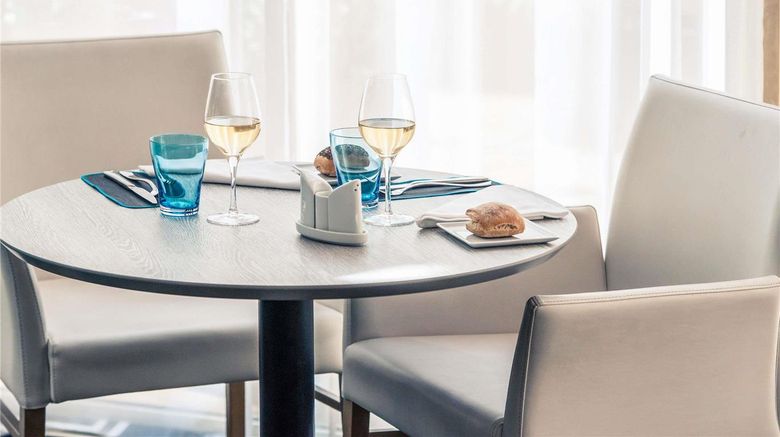 <b>Mercure Montpellier Centre Antigone Restaurant</b>. Images powered by <a href="https://iceportal.shijigroup.com/" title="IcePortal" target="_blank">IcePortal</a>.