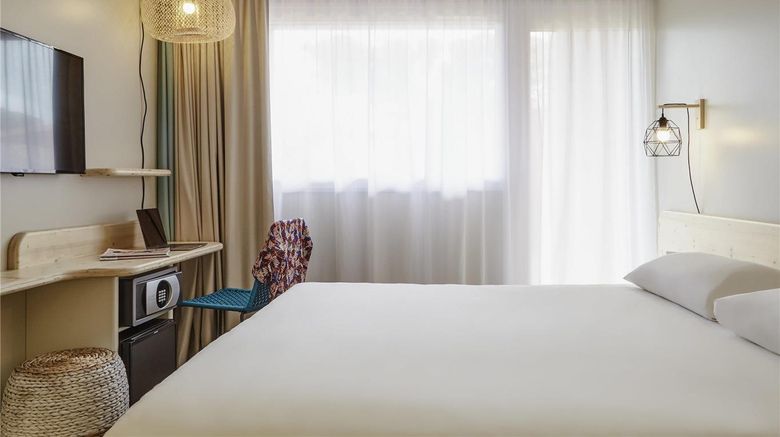 <b>Ibis Hyeres Plage Thalassa Room</b>. Images powered by <a href="https://iceportal.shijigroup.com/" title="IcePortal" target="_blank">IcePortal</a>.