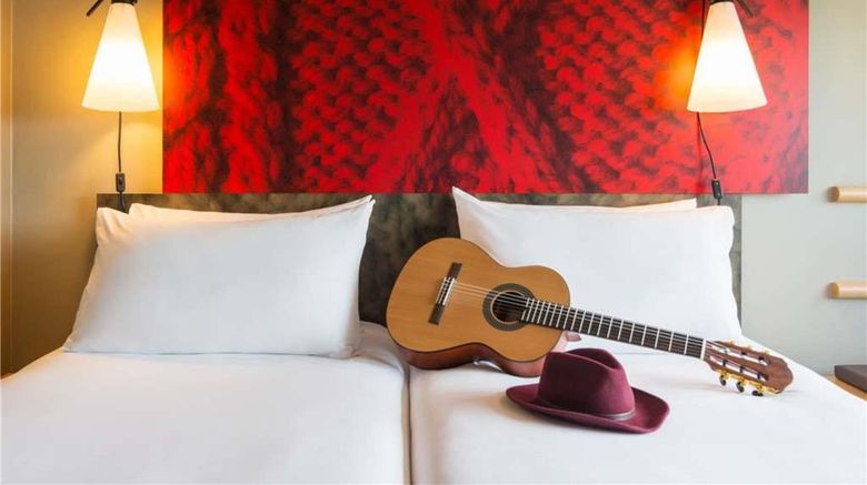 <b>Hotel Ibis Chalon-Sur-Saone Europe Room</b>. Images powered by <a href="https://iceportal.shijigroup.com/" title="IcePortal" target="_blank">IcePortal</a>.