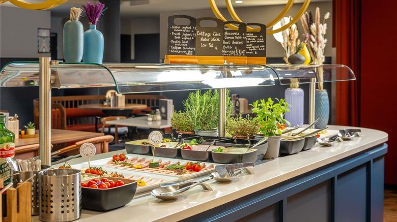 <b>Hotel Mercure Wien City Restaurant</b>. Images powered by <a href="https://iceportal.shijigroup.com/" title="IcePortal" target="_blank">IcePortal</a>.