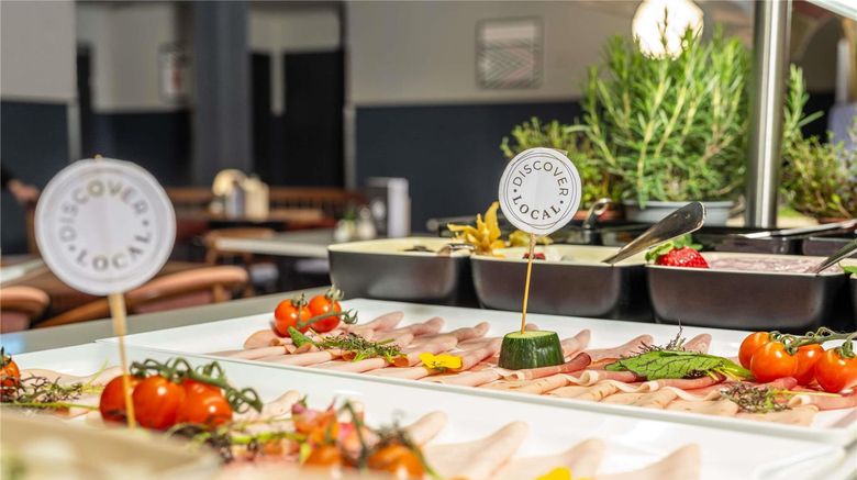 <b>Hotel Mercure Wien City Restaurant</b>. Images powered by <a href="https://iceportal.shijigroup.com/" title="IcePortal" target="_blank">IcePortal</a>.