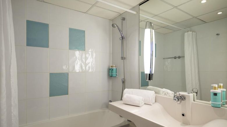 <b>Novotel Centre Room</b>. Images powered by <a href="https://iceportal.shijigroup.com/" title="IcePortal" target="_blank">IcePortal</a>.