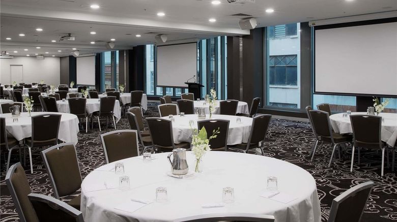 <b>Novotel Melbourne on Collins Meeting</b>. Images powered by <a href="https://iceportal.shijigroup.com/" title="IcePortal" target="_blank">IcePortal</a>.