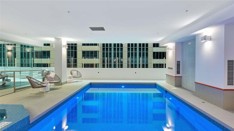 Novotel Melbourne on Collins Pool