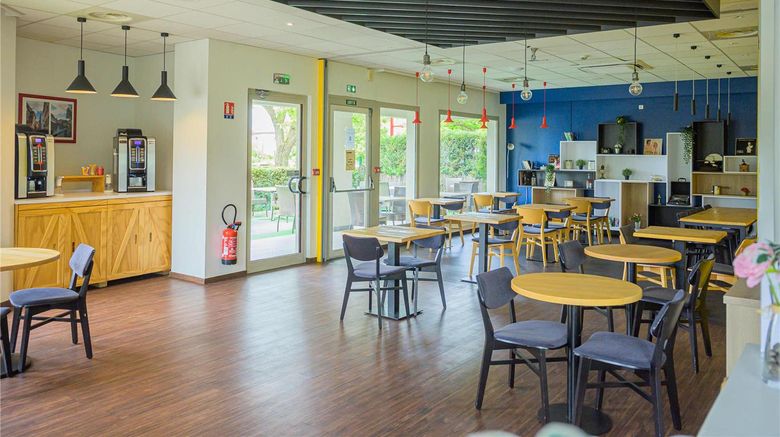 <b>Ibis Strasbourg Aeroport Hotel Restaurant</b>. Images powered by <a href="https://iceportal.shijigroup.com/" title="IcePortal" target="_blank">IcePortal</a>.
