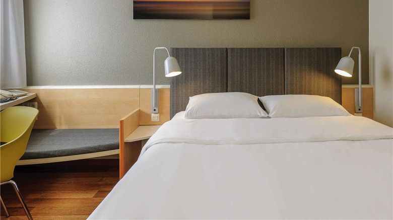 <b>Ibis Frankfurt City West Room</b>. Images powered by <a href="https://iceportal.shijigroup.com/" title="IcePortal" target="_blank">IcePortal</a>.