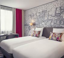 Mercure Paris Tour Eiffel Room