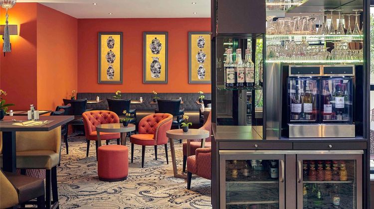 Mercure Paris Tour Eiffel Exterior