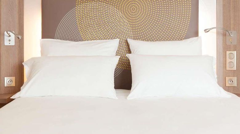 <b>Novotel Paris Rueil Malmaison Room</b>. Images powered by <a href="https://iceportal.shijigroup.com/" title="IcePortal" target="_blank">IcePortal</a>.