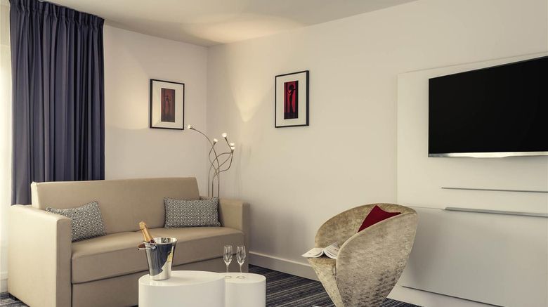 <b>Mercure Paris Opera Louvre Room</b>. Images powered by <a href="https://iceportal.shijigroup.com/" title="IcePortal" target="_blank">IcePortal</a>.