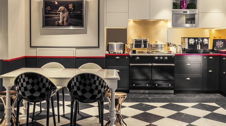 <b>Mercure Paris Opera Louvre Restaurant</b>. Images powered by <a href="https://iceportal.shijigroup.com/" title="IcePortal" target="_blank">IcePortal</a>.