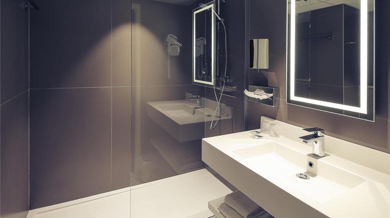 <b>Hotel Mercure Blois Centre Room</b>. Images powered by <a href="https://iceportal.shijigroup.com/" title="IcePortal" target="_blank">IcePortal</a>.
