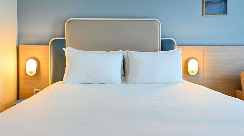 <b>Hotel Mercure Blois Centre Room</b>. Images powered by <a href="https://iceportal.shijigroup.com/" title="IcePortal" target="_blank">IcePortal</a>.