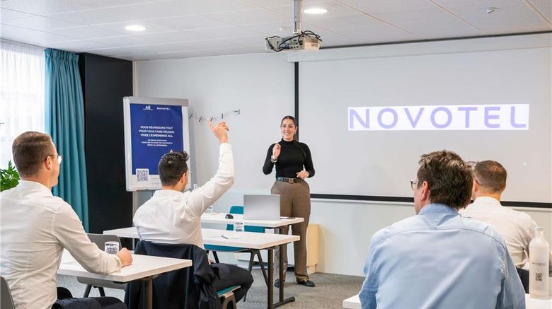 <b>Novotel Grenoble Centre Meeting</b>. Images powered by <a href="https://iceportal.shijigroup.com/" title="IcePortal" target="_blank">IcePortal</a>.