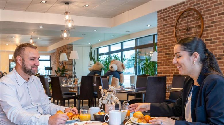 <b>Novotel Grenoble Centre Restaurant</b>. Images powered by <a href="https://iceportal.shijigroup.com/" title="IcePortal" target="_blank">IcePortal</a>.
