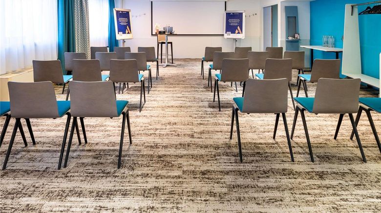 <b>Novotel Grenoble Centre Meeting</b>. Images powered by <a href="https://iceportal.shijigroup.com/" title="IcePortal" target="_blank">IcePortal</a>.