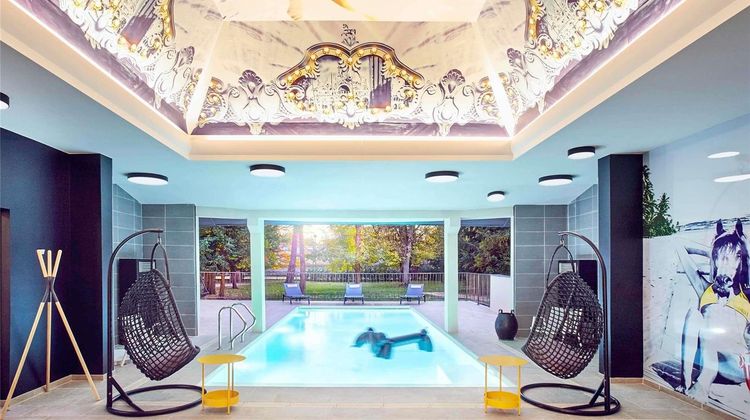 Mercure Chateau Fontainebleau Pool
