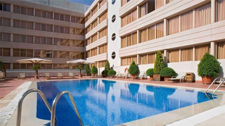 Novotel Madrid Feria Airport Pool