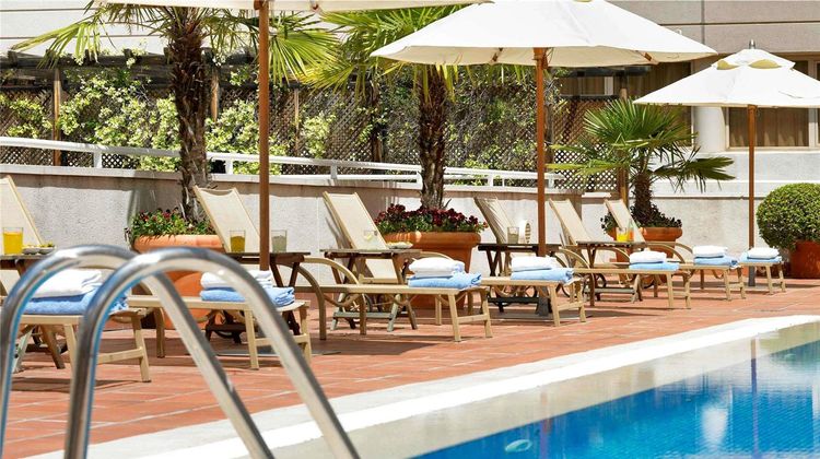 Novotel Madrid Feria Airport Pool