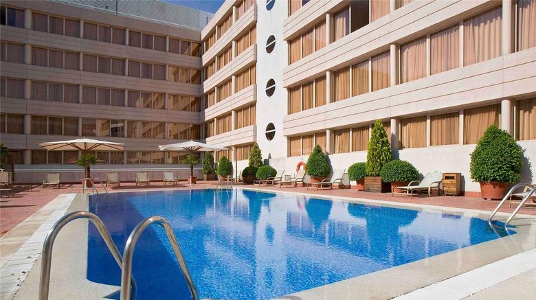 <b>Novotel Madrid Campo Naciones Pool</b>. Images powered by <a href="https://iceportal.shijigroup.com/" title="IcePortal" target="_blank">IcePortal</a>.