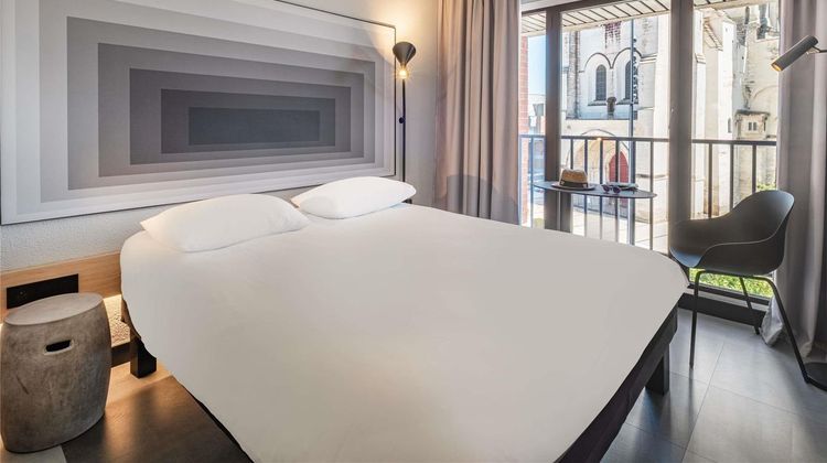 Ibis Saint Quentin Basilique Room