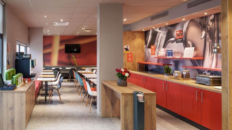 Ibis Saint Quentin Basilique Other