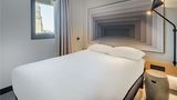 Ibis Saint Quentin Basilique Room