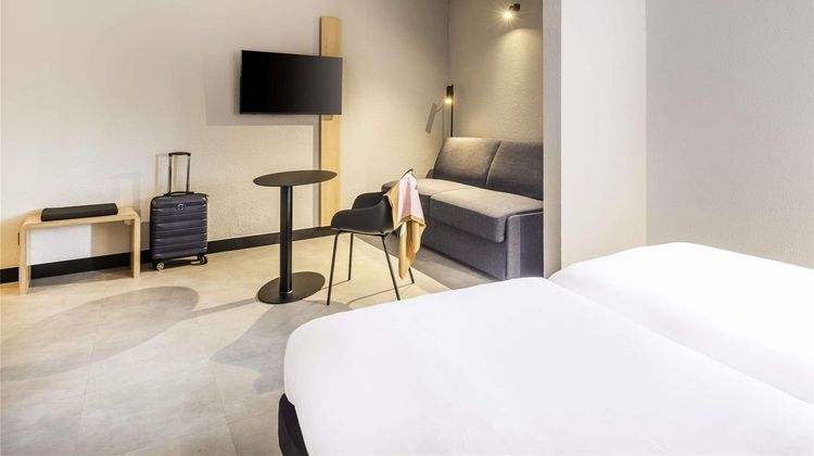 Ibis Saint Quentin Basilique Suite