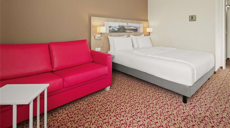 <b>Mercure Hotel Hamburg am Volkspark Room</b>. Images powered by <a href="https://iceportal.shijigroup.com/" title="IcePortal" target="_blank">IcePortal</a>.