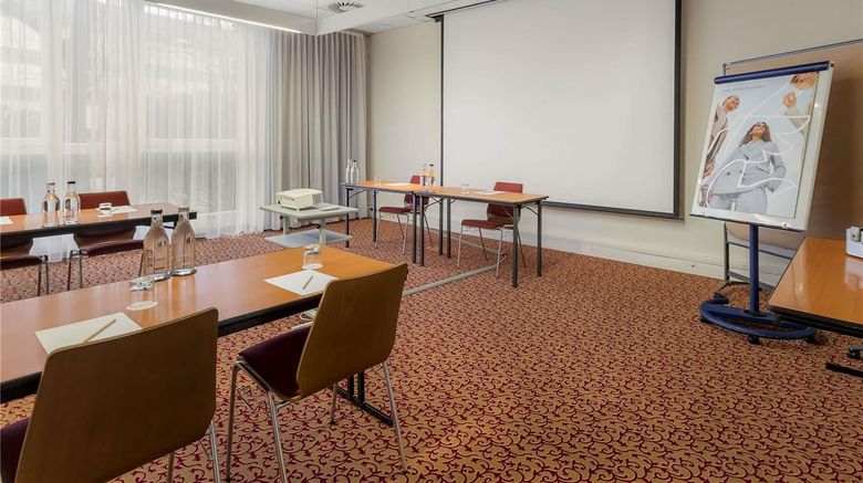 <b>Mercure Hotel Hamburg am Volkspark Meeting</b>. Images powered by <a href="https://iceportal.shijigroup.com/" title="IcePortal" target="_blank">IcePortal</a>.