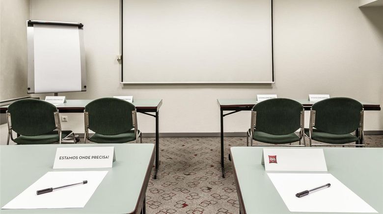 <b>Hotel Ibis Coimbra Meeting</b>. Images powered by <a href="https://iceportal.shijigroup.com/" title="IcePortal" target="_blank">IcePortal</a>.