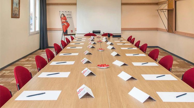 Ibis Falaise Meeting