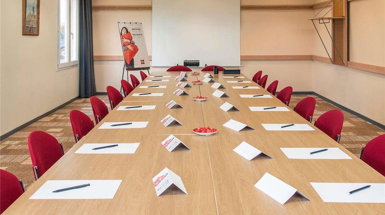 <b>Ibis Falaise Meeting</b>. Images powered by <a href="https://iceportal.shijigroup.com/" title="IcePortal" target="_blank">IcePortal</a>.