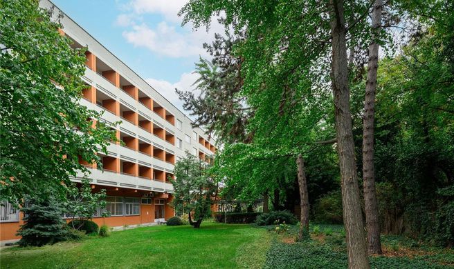 Ibis Budapest Aero Hotel Exterior