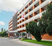 Ibis Budapest Aero Hotel Exterior