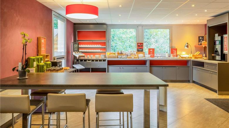 <b>Ibis Paris Velizy Exterior</b>. Images powered by <a href="https://iceportal.shijigroup.com/" title="IcePortal" target="_blank">IcePortal</a>.