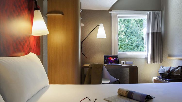 Ibis Paris Velizy Room