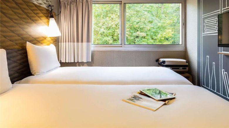 <b>Ibis Paris Velizy Room</b>. Images powered by <a href="https://iceportal.shijigroup.com/" title="IcePortal" target="_blank">IcePortal</a>.