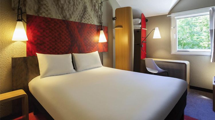 Ibis Paris Velizy Room