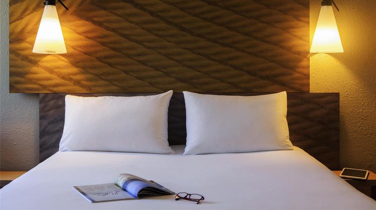 Ibis Paris Velizy Room