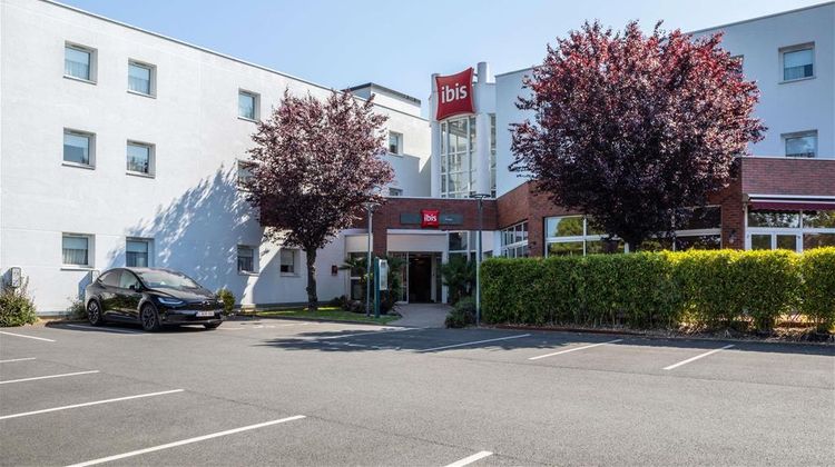 Ibis Massy Exterior