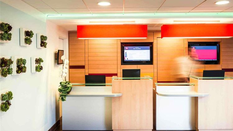Ibis Massy Exterior