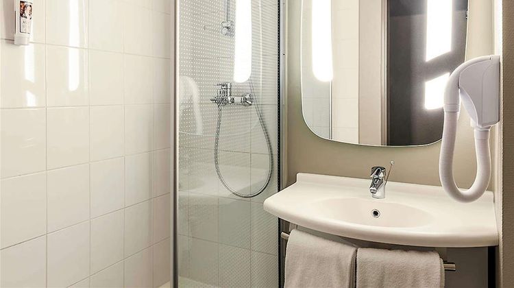 Ibis Massy Room