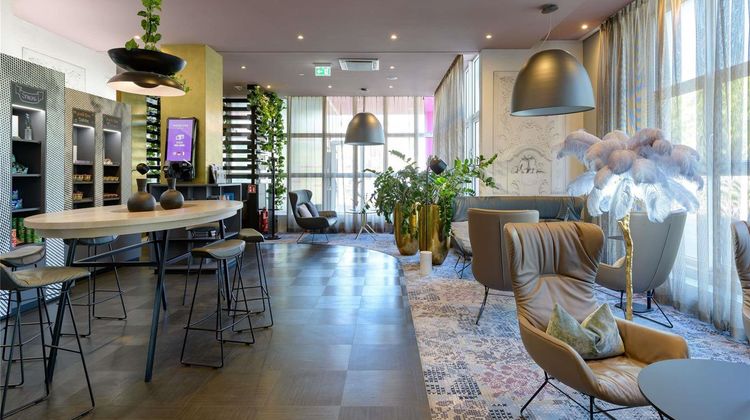 Mercure Wuerzburg Mainufer Exterior